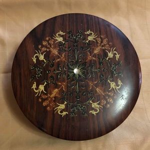 Vintage Urney Chocolate tin made in Ireland.